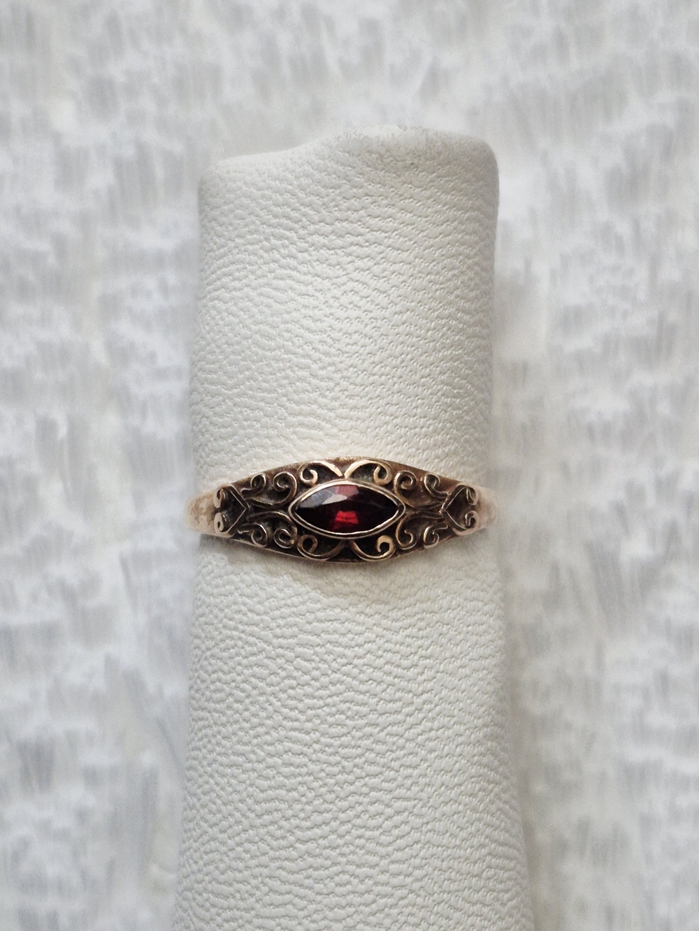 Victorian 10k Yellow Gold Garnet Filigree Ring